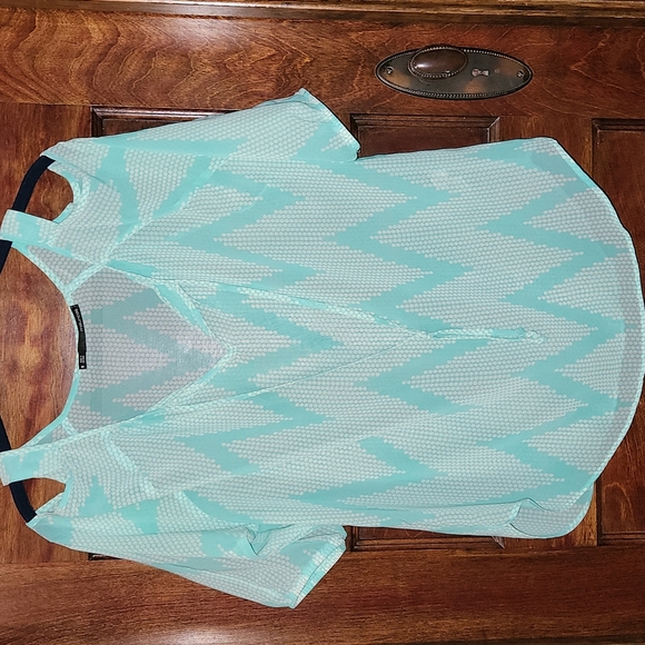 Maurices- Cold Should Blouse-Mint & Ivory Chevron - Small - Picture 1 of 3
